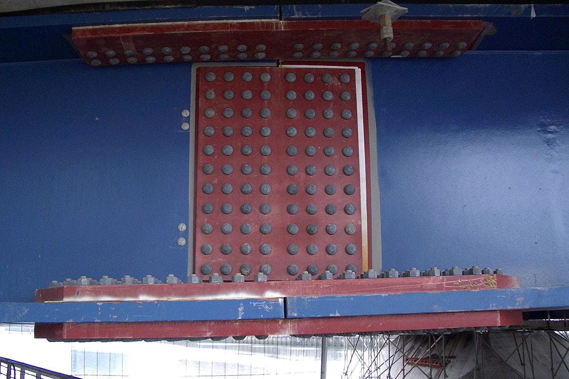 Parafusos TCBs utilizados em Finnieston Road Bridge
