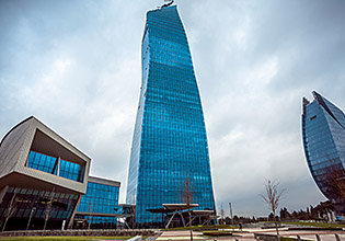 Torres de la Compañía Nacional de Petróleo azerbaiyana (SOCAR)